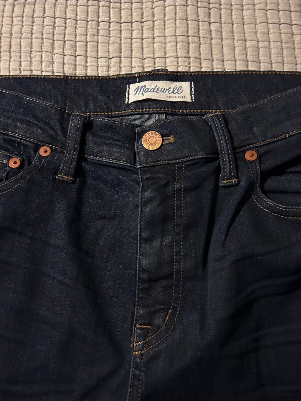 Madewell Women’s Dark Wash Navy Straight-Leg Jeans